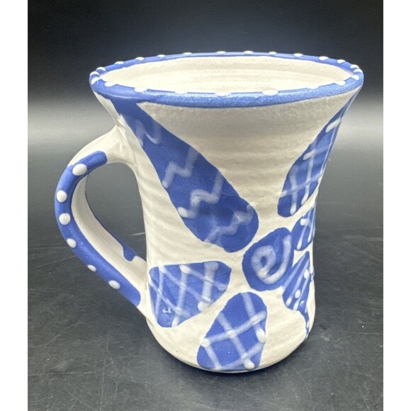 Art Studio Pottery BLUE & WHITE Glazed Butterfly/Firefly Mug Signed 12oz - Picture 3 of 9